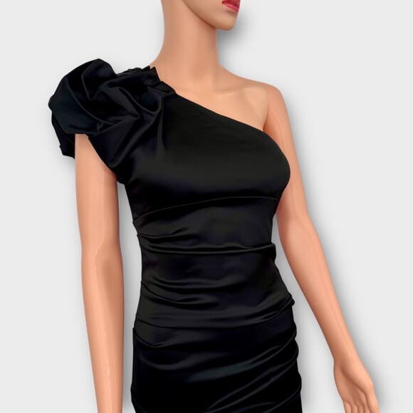 Cache Black Satin One Shoulder Ruched Cocktail Dress Size 4 Bow Accent Y2K Glam - Picture 4 of 16